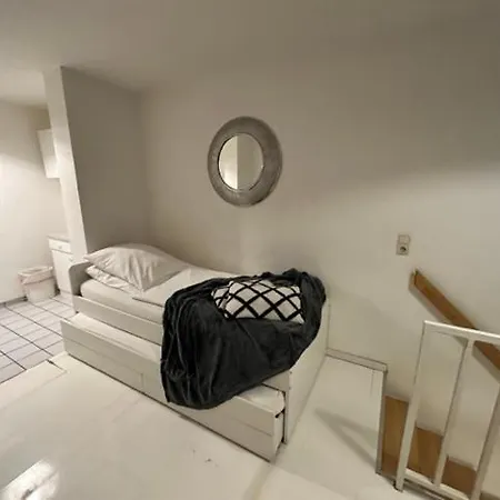 Appartement Top Lage I Schokoladenmusem I Einfaches Souterrain